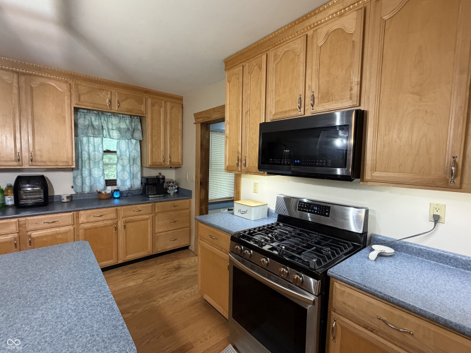 Listing Image 12