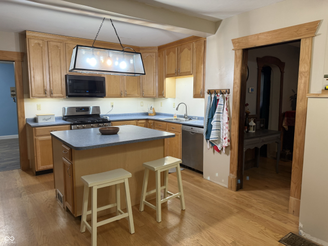 Listing Image 9