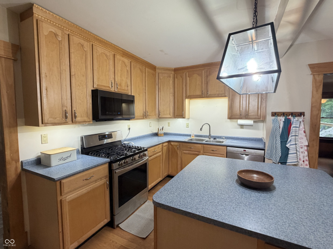 Listing Image 10