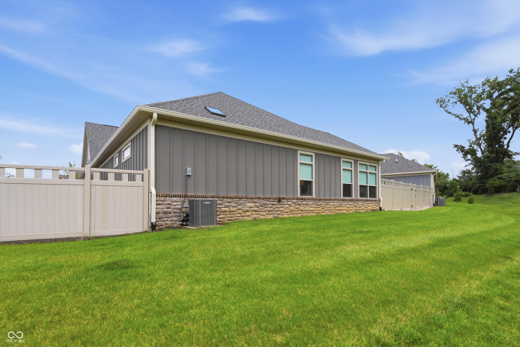Listing Image 71
