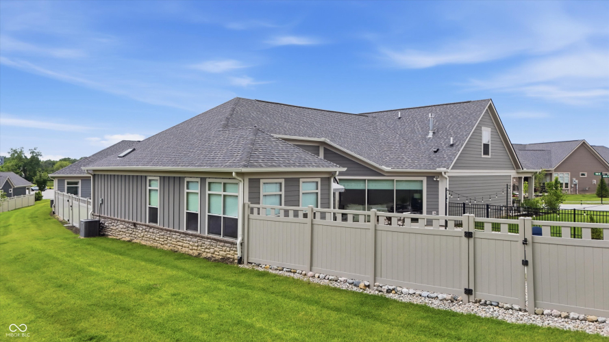 Listing Image 86