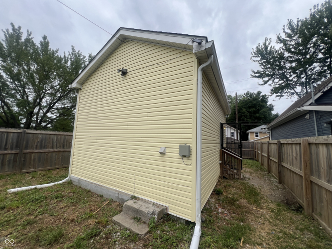 Listing Image 17