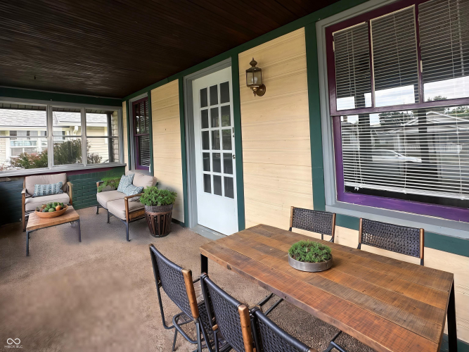 Listing Image 4