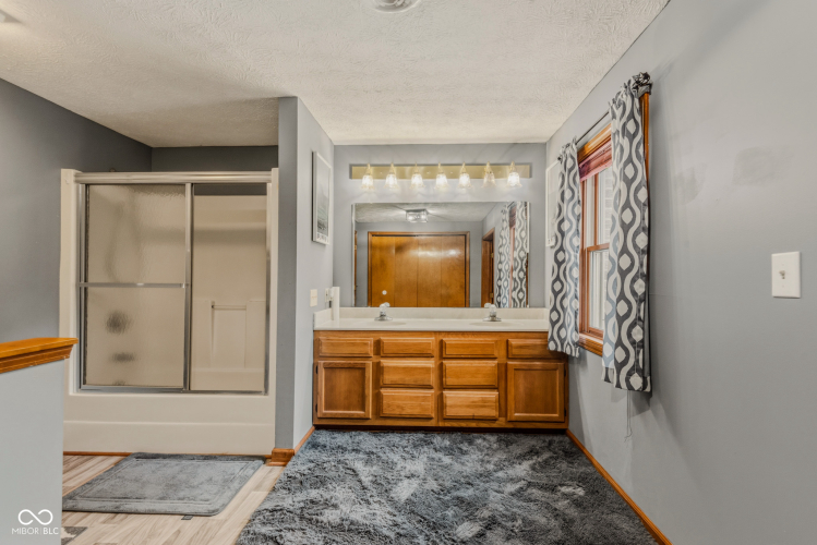 Listing Image 59