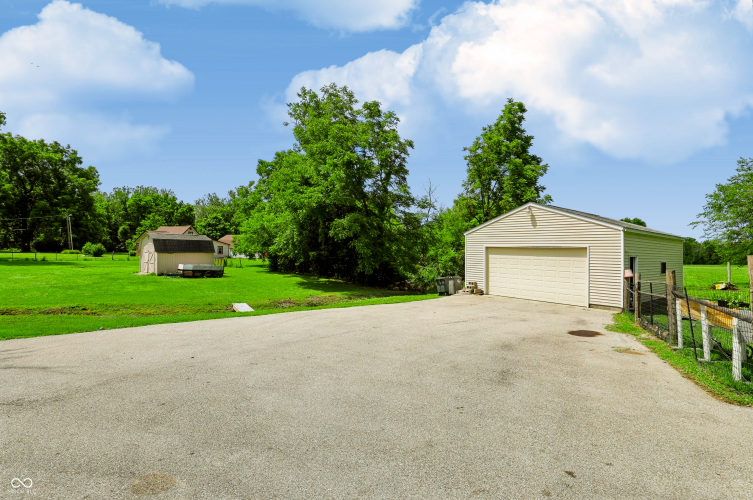 Listing Image 24