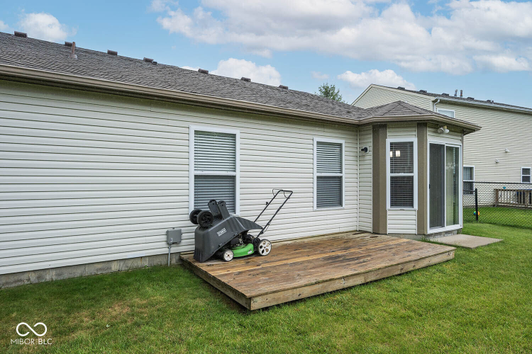 Listing Image 5