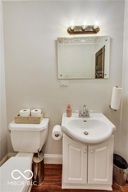 Listing Image 11