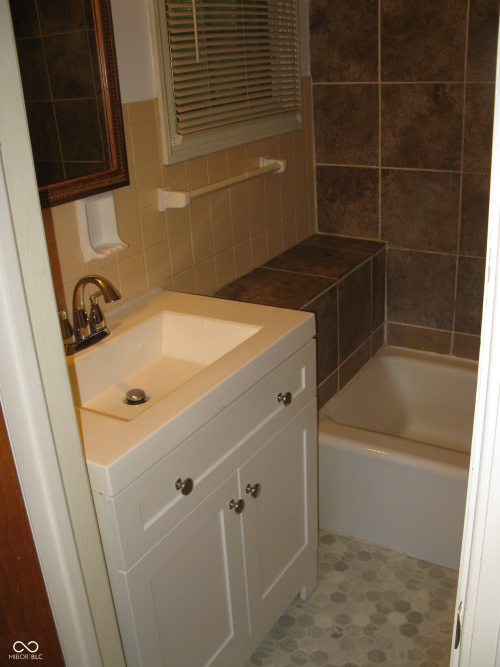 Listing Image 13