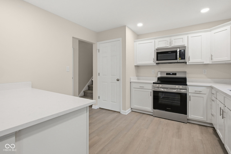 Listing Image 7