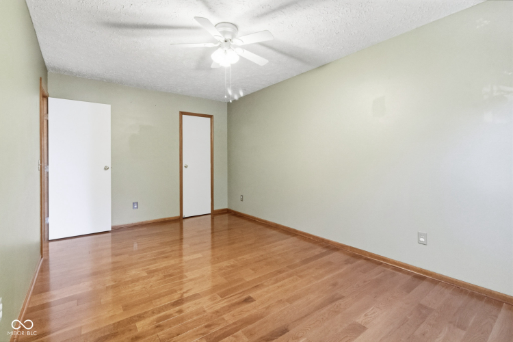 Listing Image 39