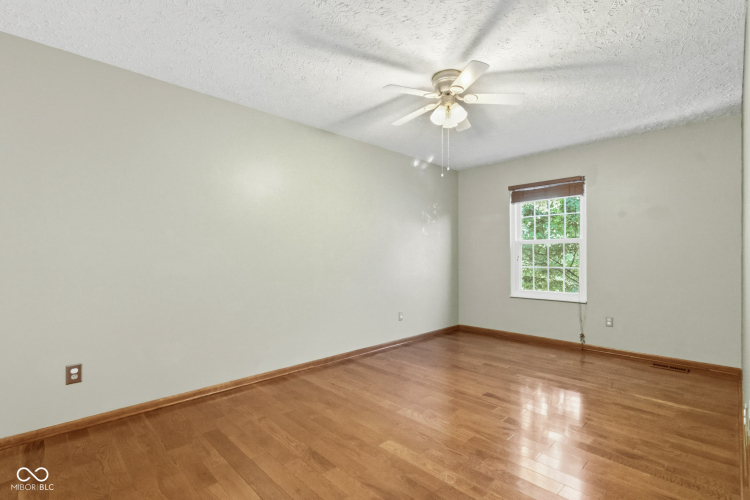 Listing Image 41