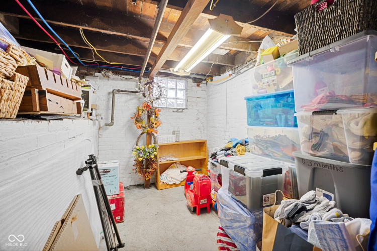 Listing Image 32