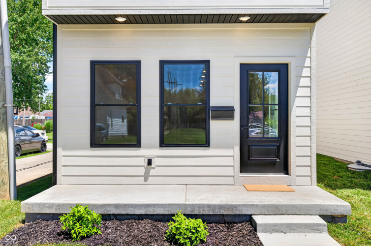Listing Image 6
