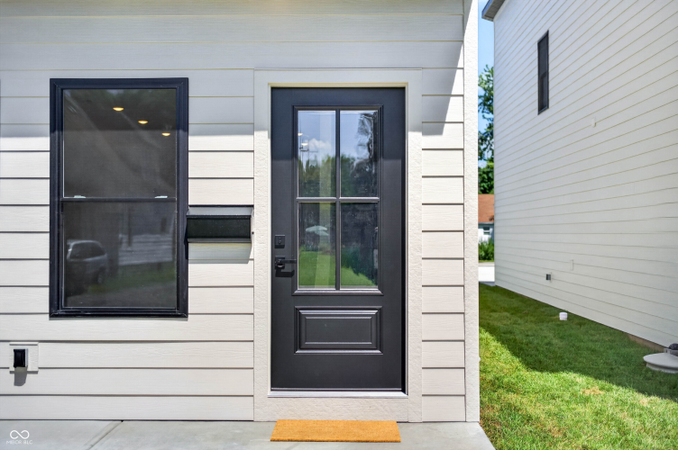Listing Image 8