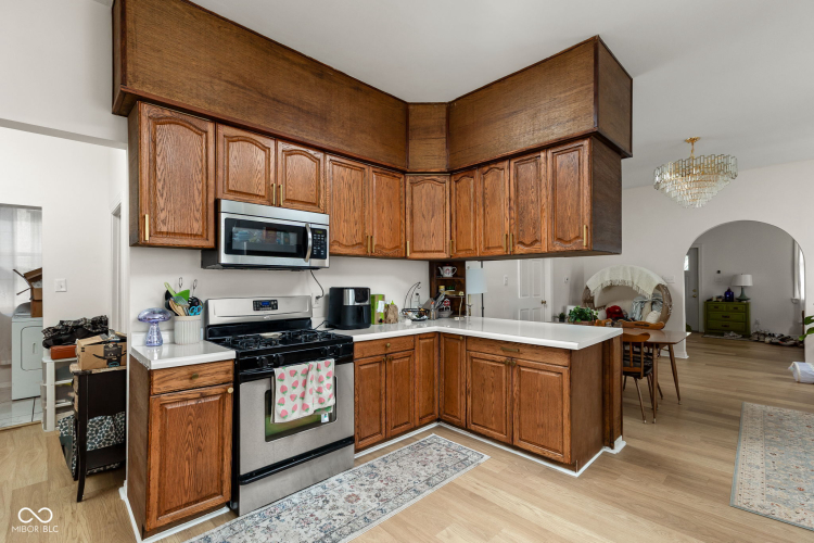 Listing Image 12