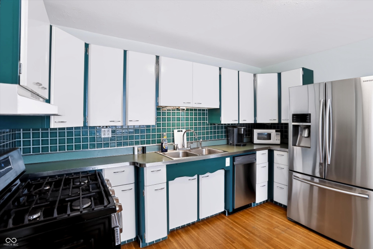 Listing Image 6