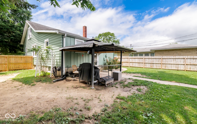 Listing Image 13