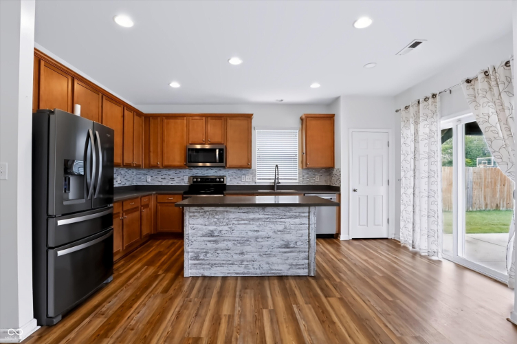 Listing Image 15