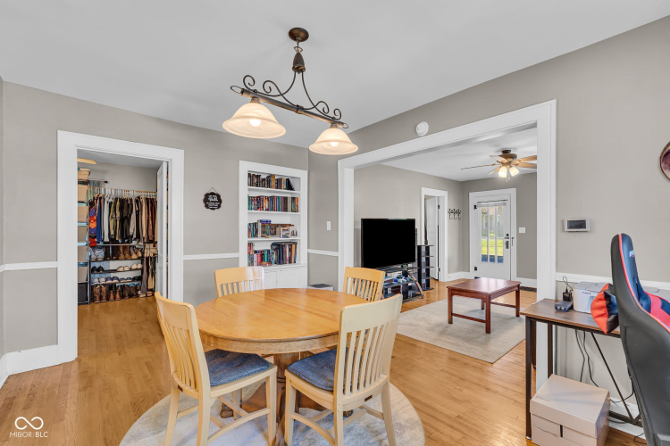 Listing Image 15