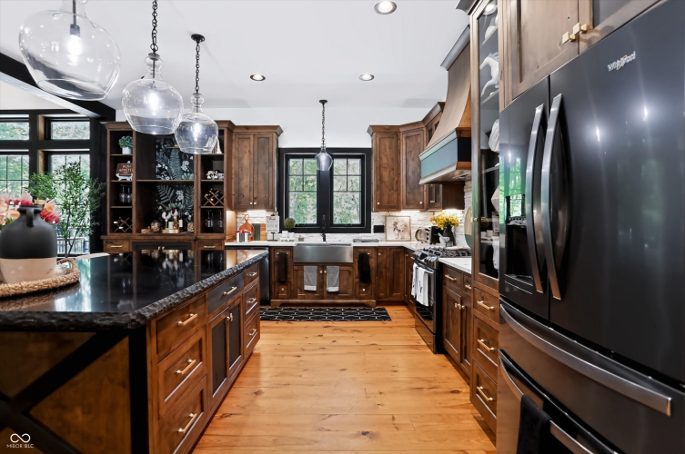 Listing Image 13