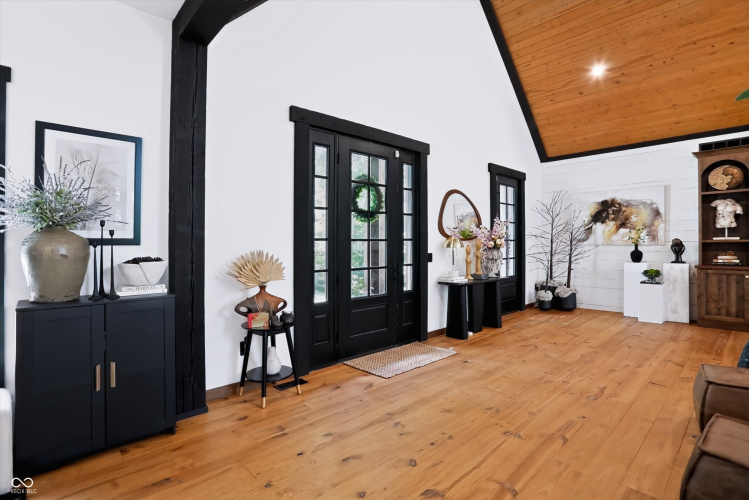 Listing Image 8