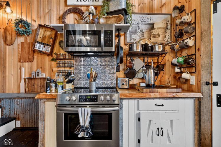 Listing Image 19
