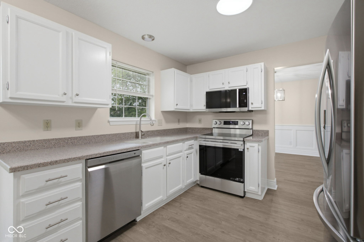 Listing Image 16