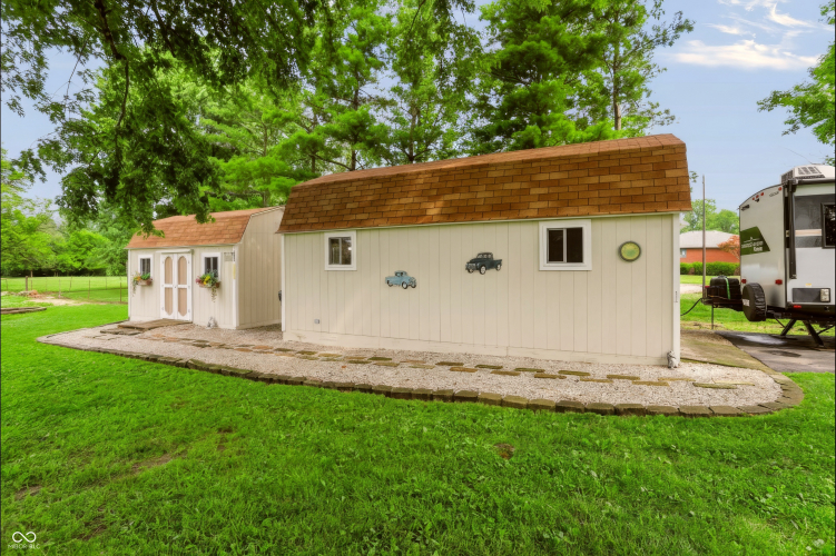 Listing Image 52
