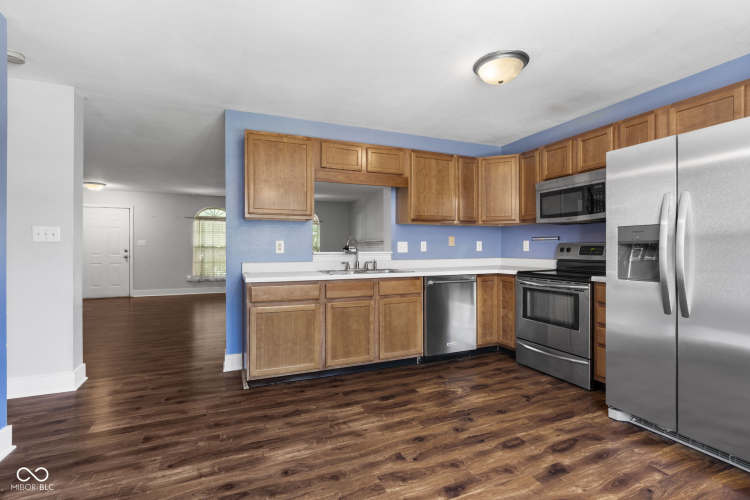 Listing Image 11