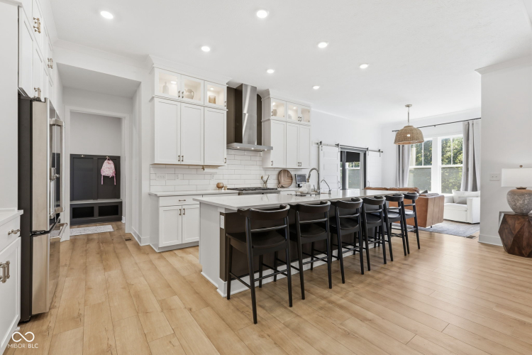 Listing Image 19