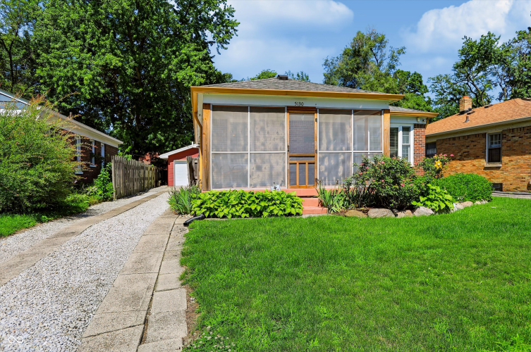 Listing Image 3