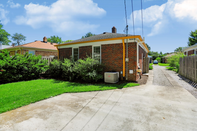 Listing Image 49