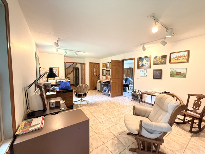 Listing Image 20