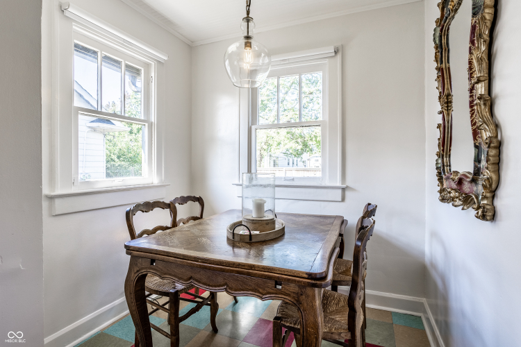 Listing Image 12