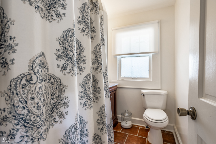 Listing Image 13
