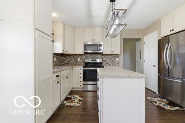 Listing Image 10