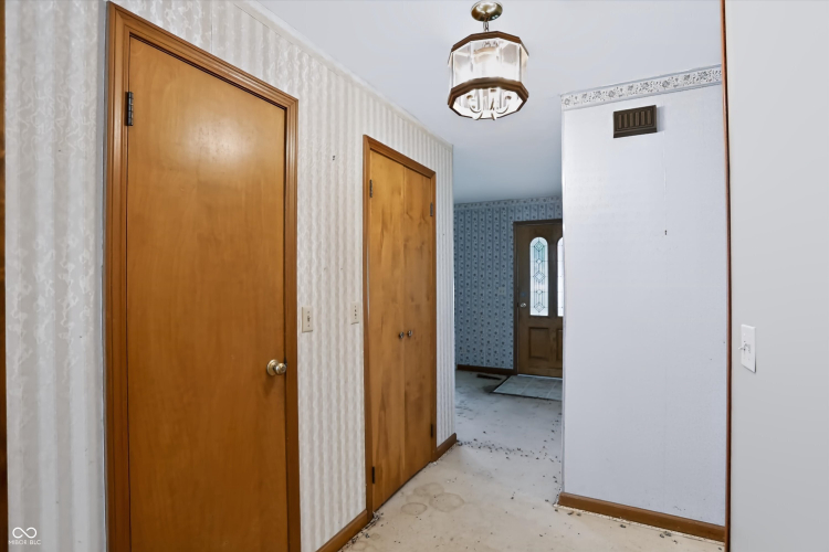 Listing Image 48