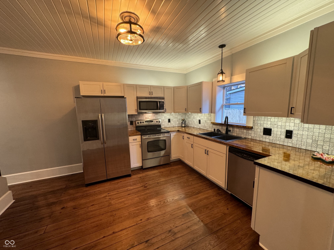Listing Image 18