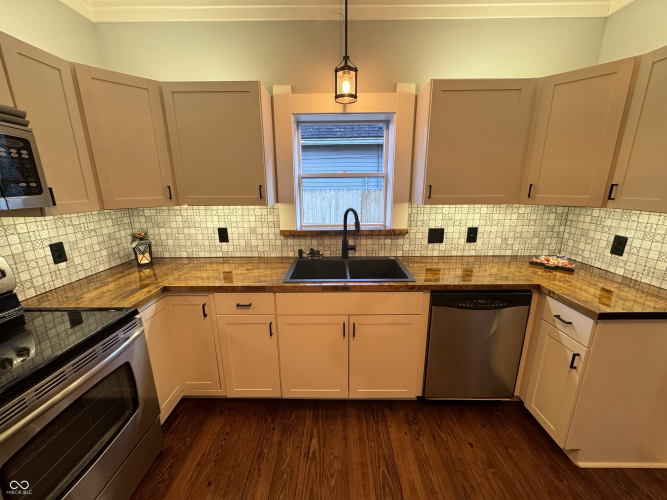 Listing Image 19