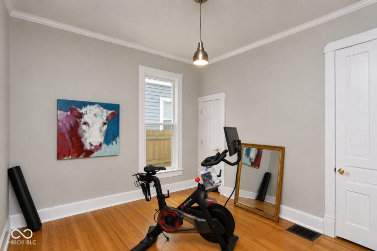 Listing Image 10