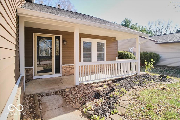 Listing Image 4