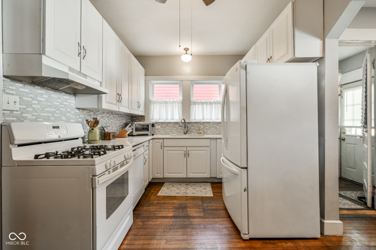 Listing Image 14