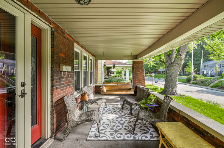 Listing Image 4