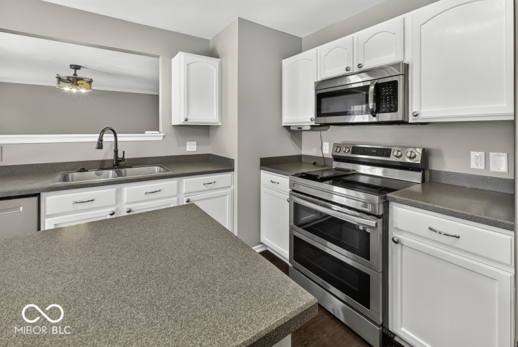 Listing Image 14