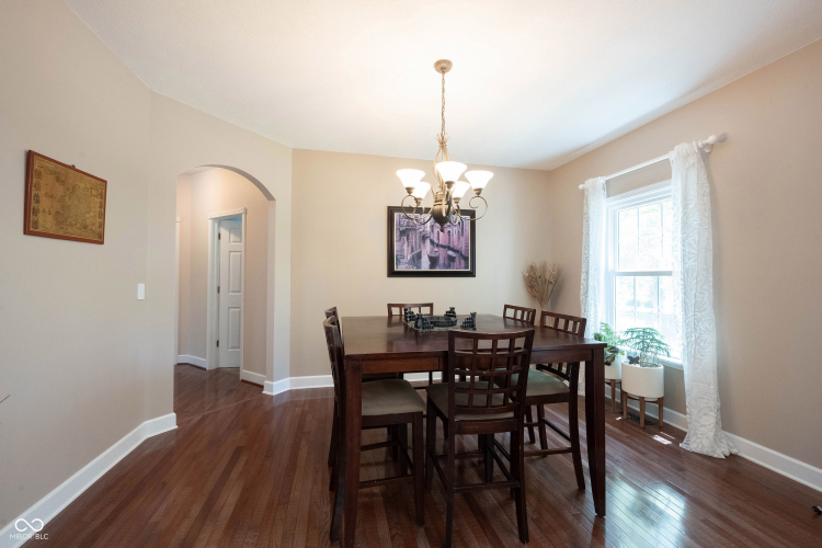Listing Image 19