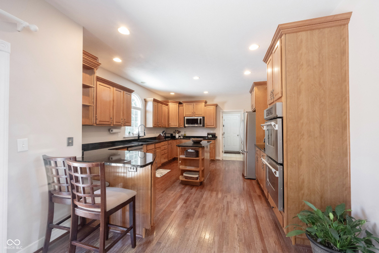 Listing Image 9