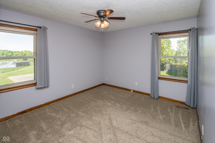 Listing Image 28