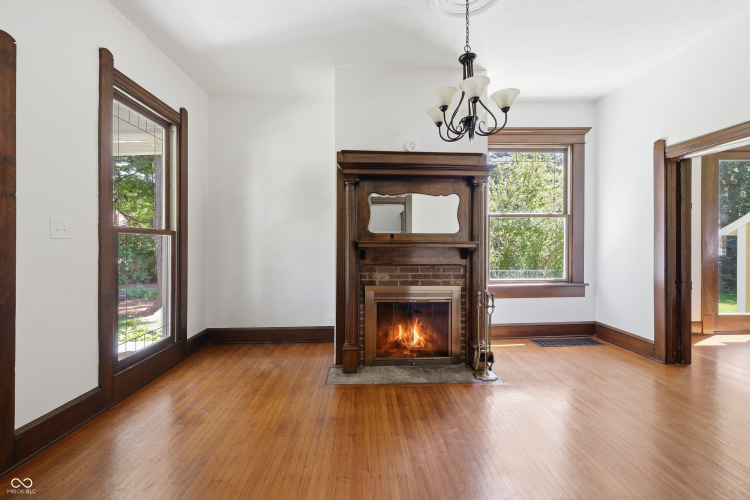 Listing Image 18