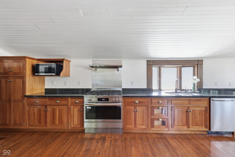 Listing Image 42