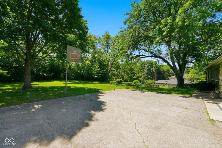 Listing Image 58